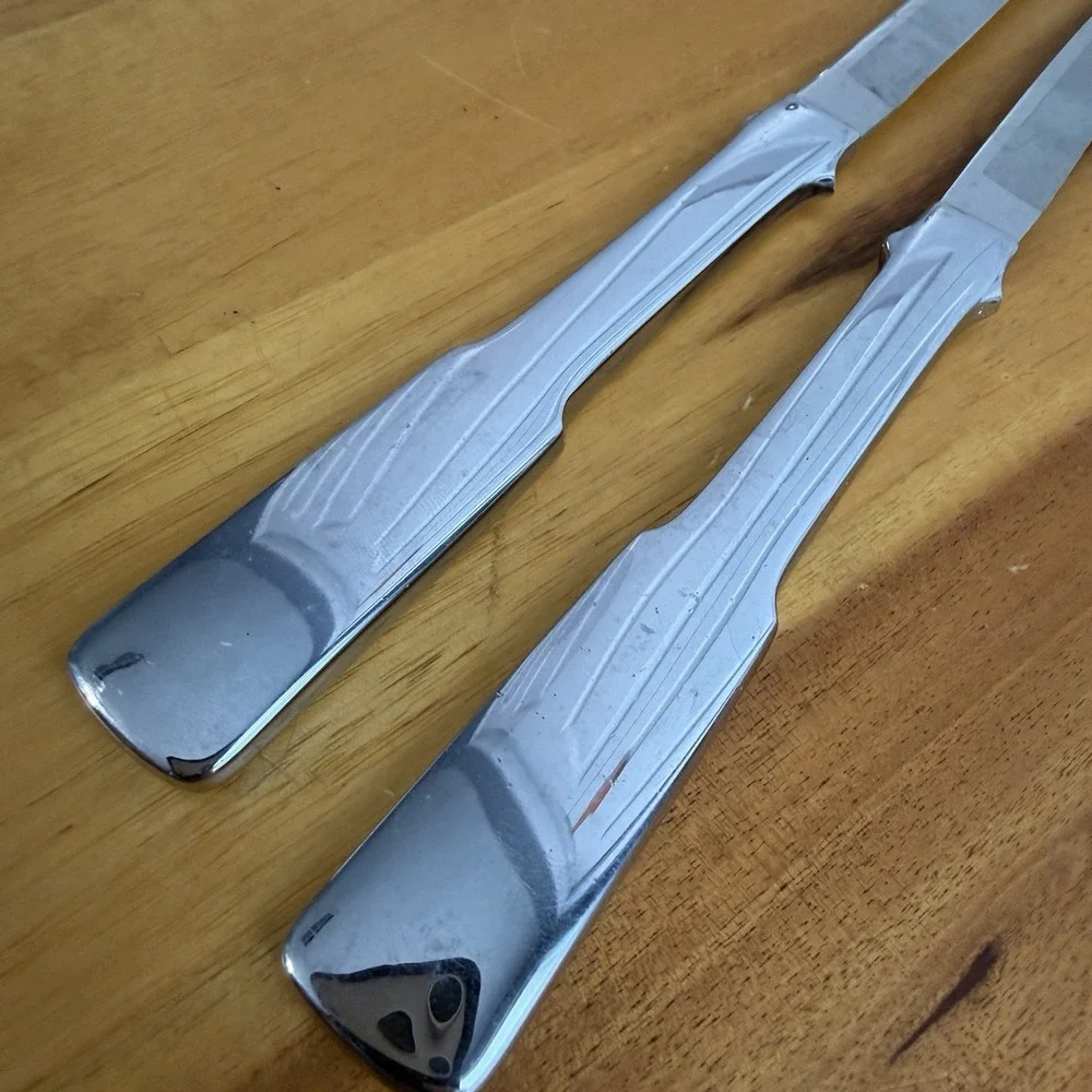 Towle stainless Byfield lot of 2 steak knives 8‎ 1/2